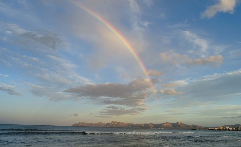 Regen, gebogen  |  Rainy bow  |  Espectro del Arco Iris